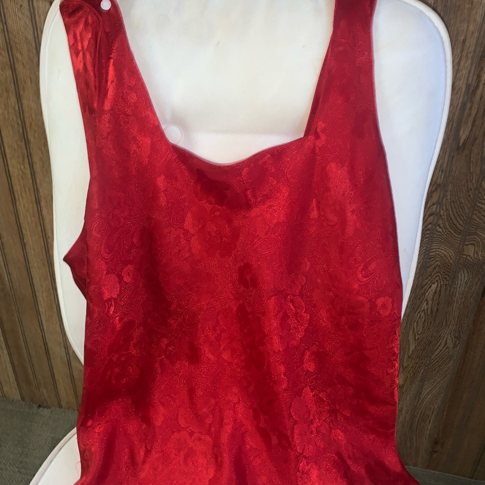Silky red tank